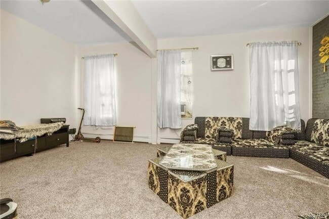 Foto del edificio - 80 Elliott Ave