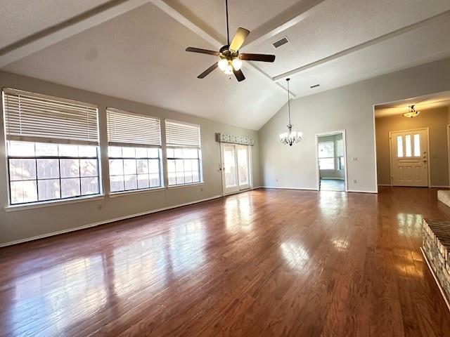 Foto del edificio - 245 Tanbark Cir