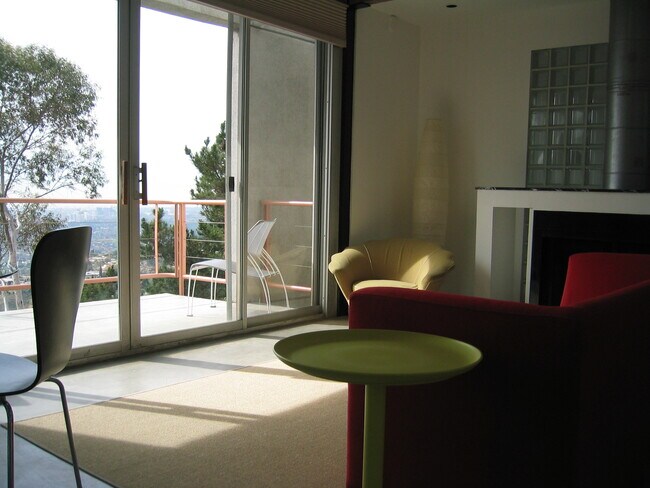Foto del edificio - 1852 Blue Heights Dr
