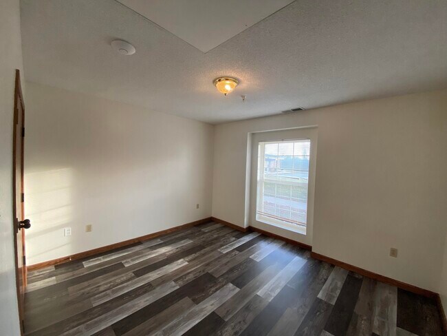 Building Photo - 4200 S Bearfield Rd