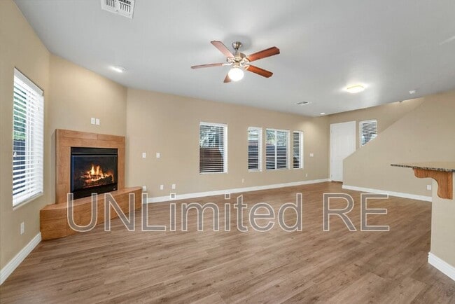 Building Photo - 1201 N Warm Springs Trail