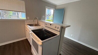 Building Photo - 1660 Richmond Ave.