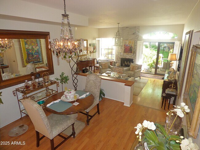 Foto del edificio - 10017 E Mountain View Rd