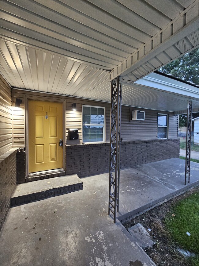 Building Photo - 3904 Griffin St