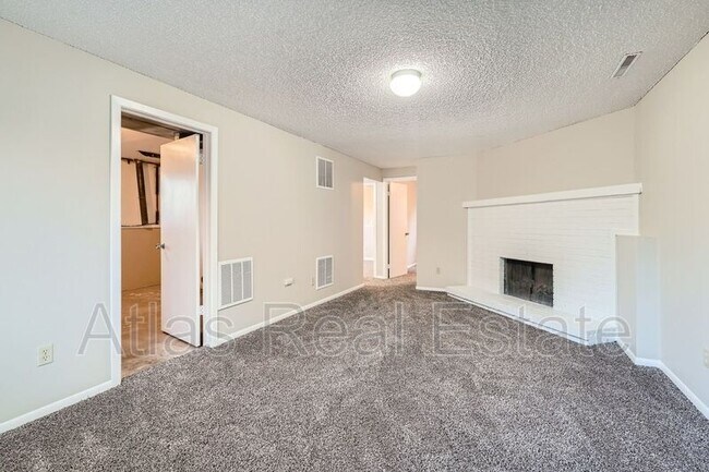 Building Photo - 4665 Endicott Dr