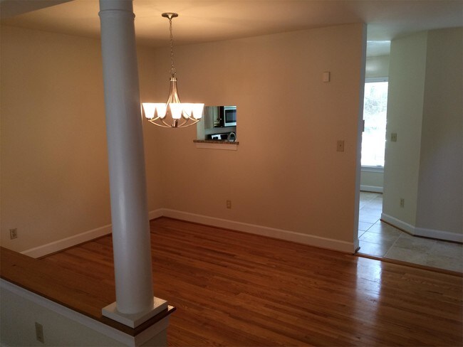 Building Photo - 1605 Kenilworth Ave