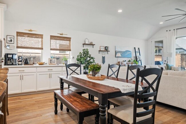 Foto del edificio - 2913 Peartree Ln