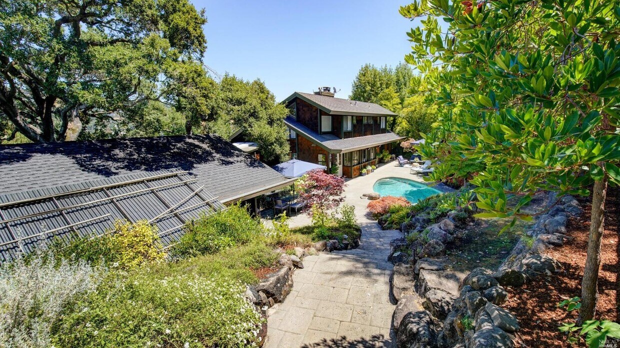 Primary Photo - 12 Tamalpais Ave