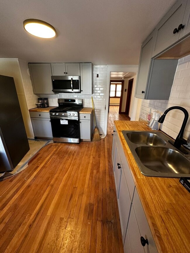 Photo - 44 Drew St Apartment