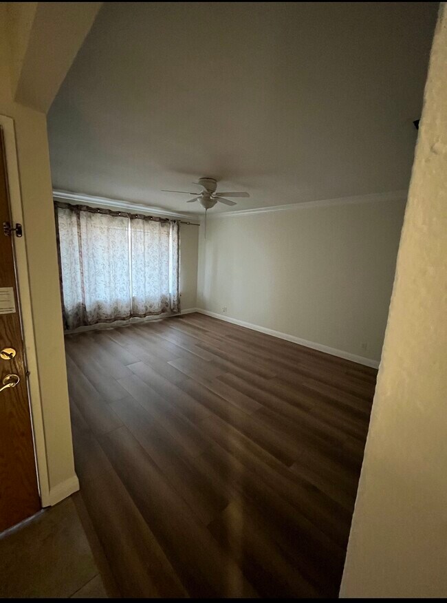 Foto del edificio - 2726 Sand Point Dr