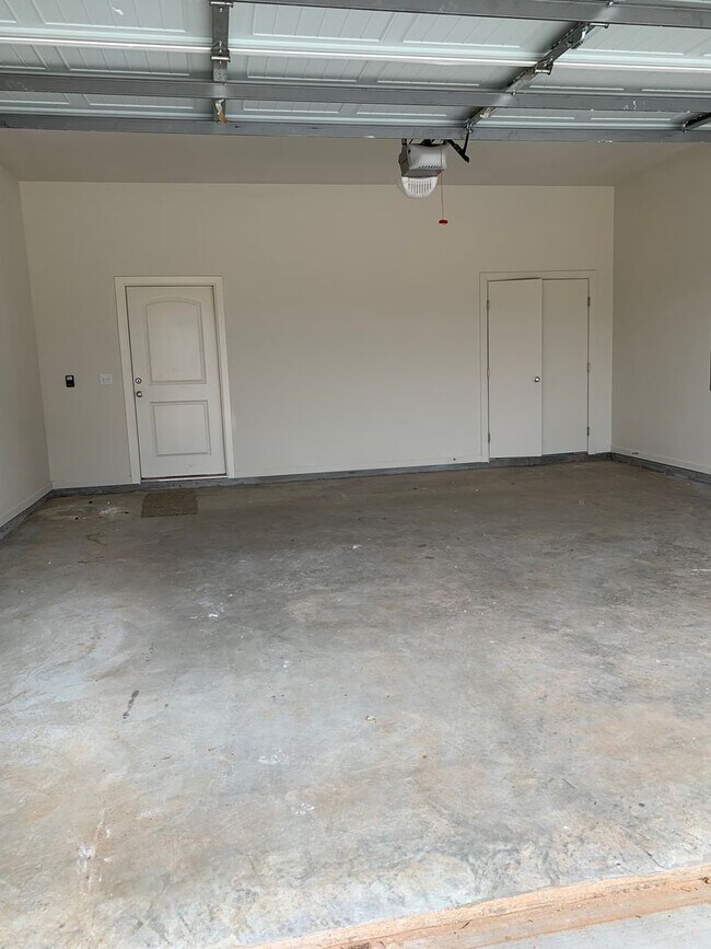 Building Photo - 4514 Enclave Dr