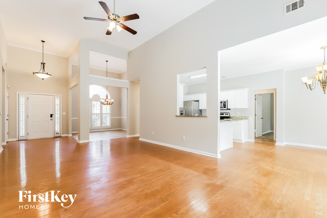 Building Photo - 6040 Ivey Manor Dr