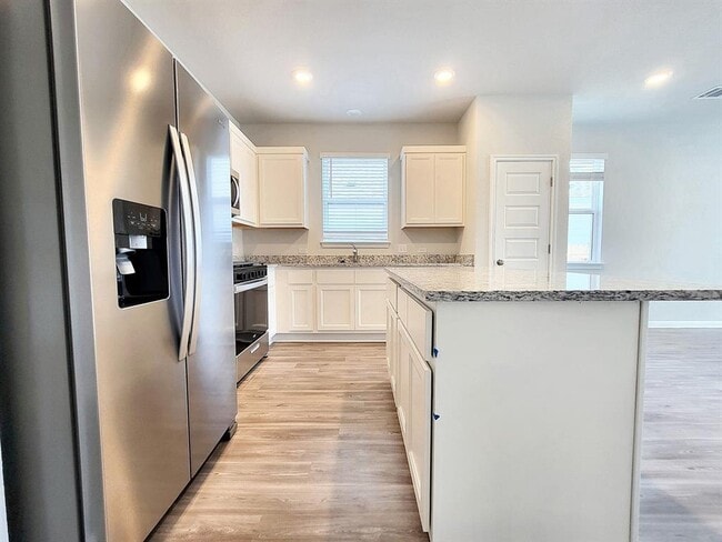 Building Photo - 2412 Oscar Eli Pl