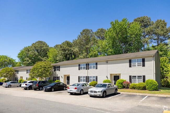 Building Photo - Village at Town Park