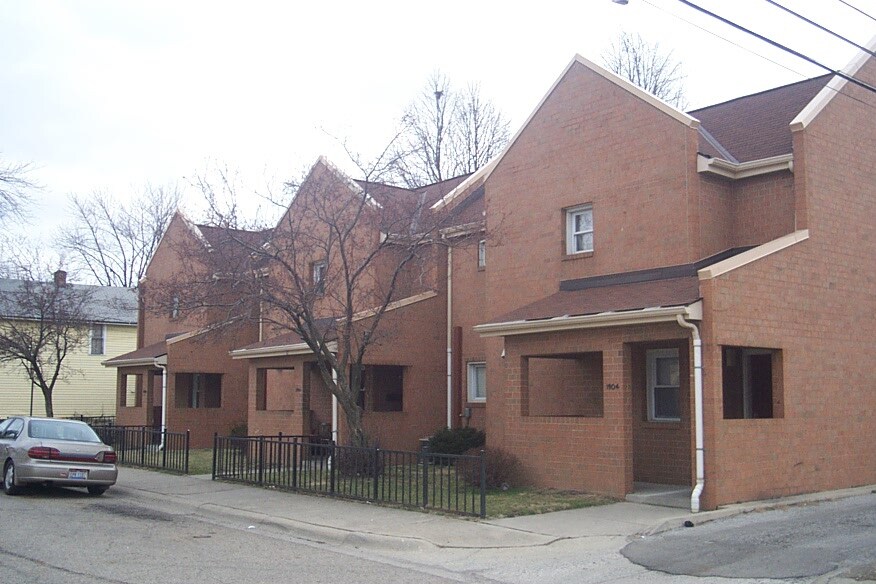 Primary Photo - 1900-1910 Bucher St
