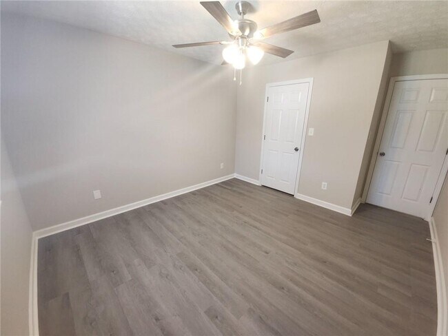 Foto del edificio - 3724 Spring Garden Ln
