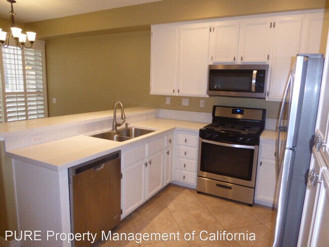 Building Photo - 2 br, 2.5 bath House - 37 Tierra Plano