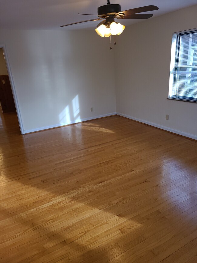 Foto del edificio - 234 Woolper Ave