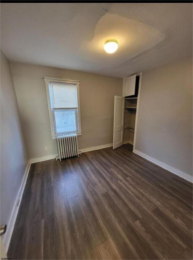 Foto del edificio - 127 Liverpool Ave