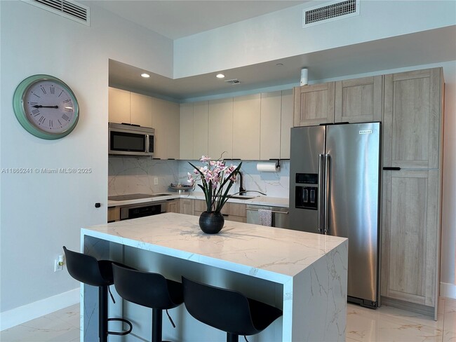 Foto del edificio - 950 Brickell Bay Dr