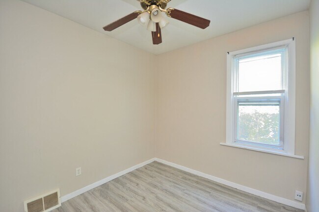 Foto del edificio - 818-820-820 E Brady St