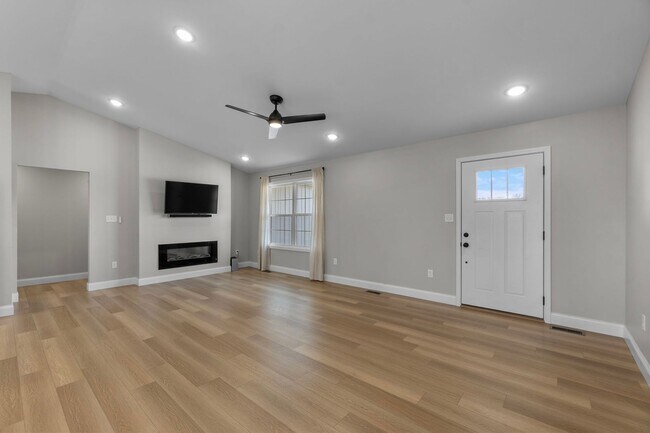 Building Photo - Beautiful, Updated Home In Jackson