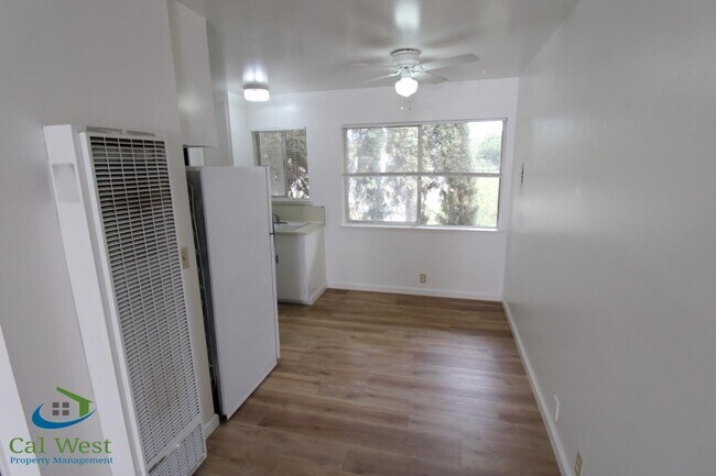Building Photo - 1376 Sierra Ave