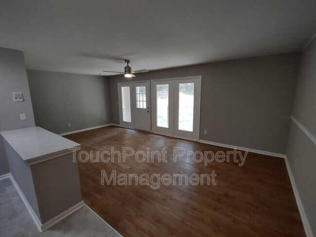 Building Photo - 6106 Meadow Rose Ln