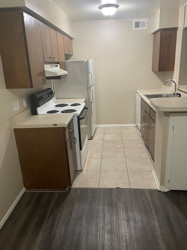 Foto del edificio - 5923 E 33rd Ct