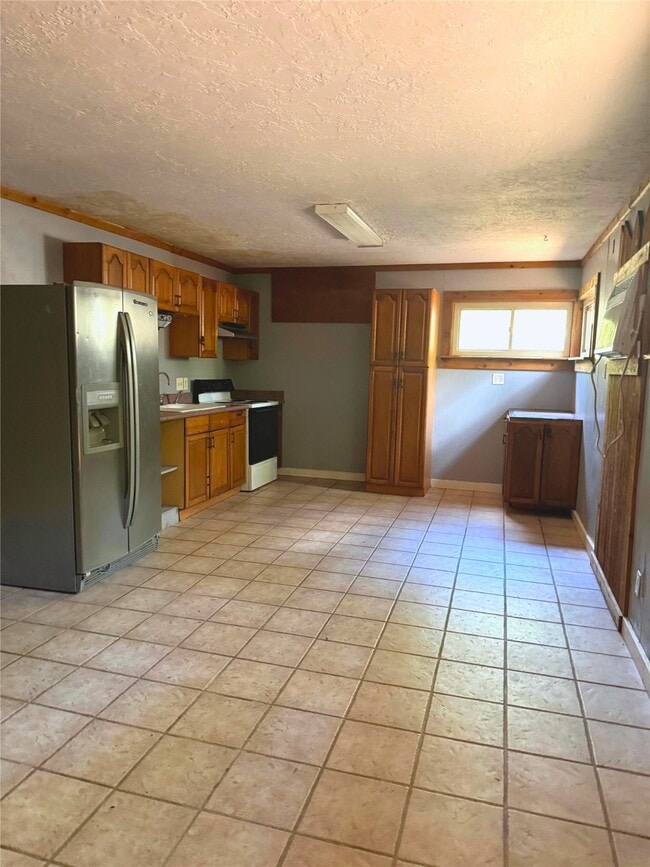 Building Photo - 5934 Beech Dr