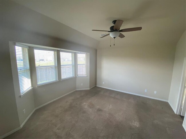 Building Photo - 4943 Carpenters Cove Ln