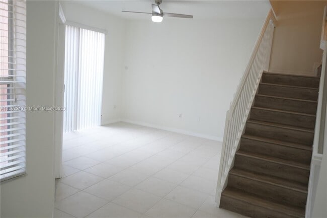 SO FLO Real Estate Group 10640 SW 6th Street Pembroke Pines - 10640 SW 6th St