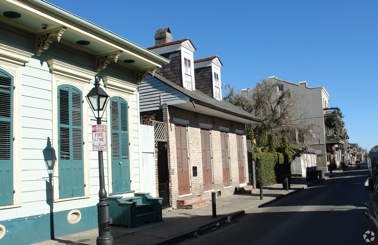 Building Photo - 925 Bourbon St