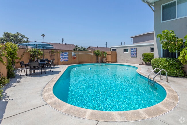 Piscina - Sea Breeze Garden Apartments