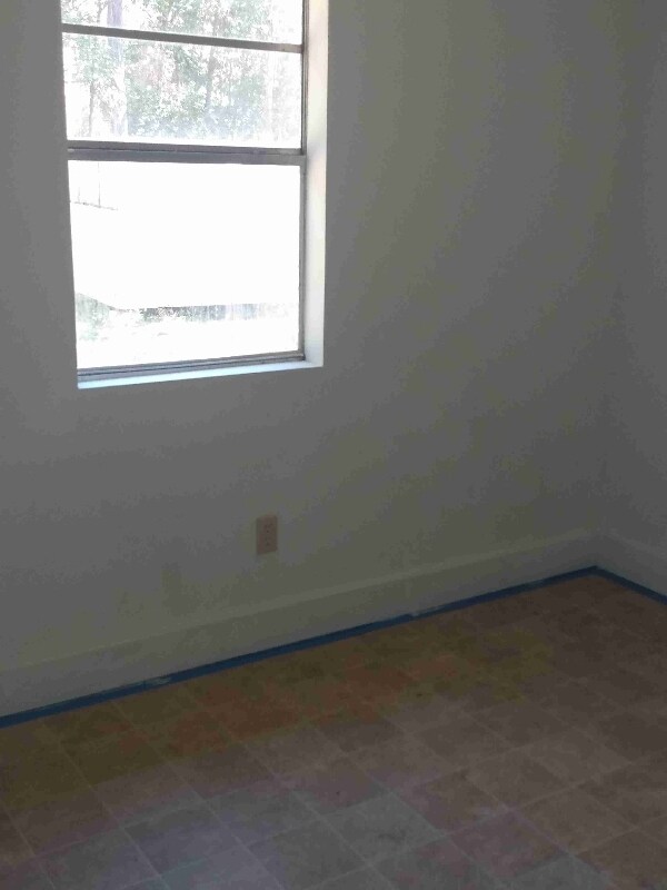 Building Photo - 655 Cherry Rd