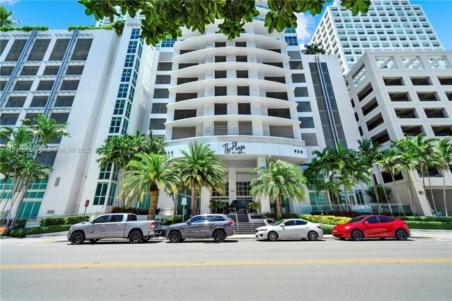 Building Photo - 950 Brickell Bay Dr