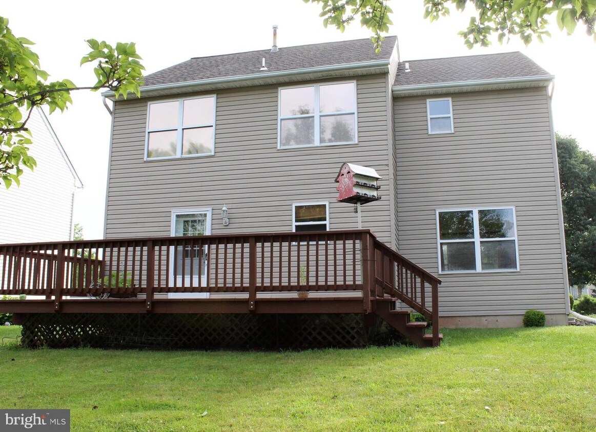 Building Photo - 1016 Patriots Way