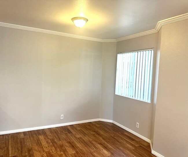 Foto del edificio - 13126 Bromont Ave
