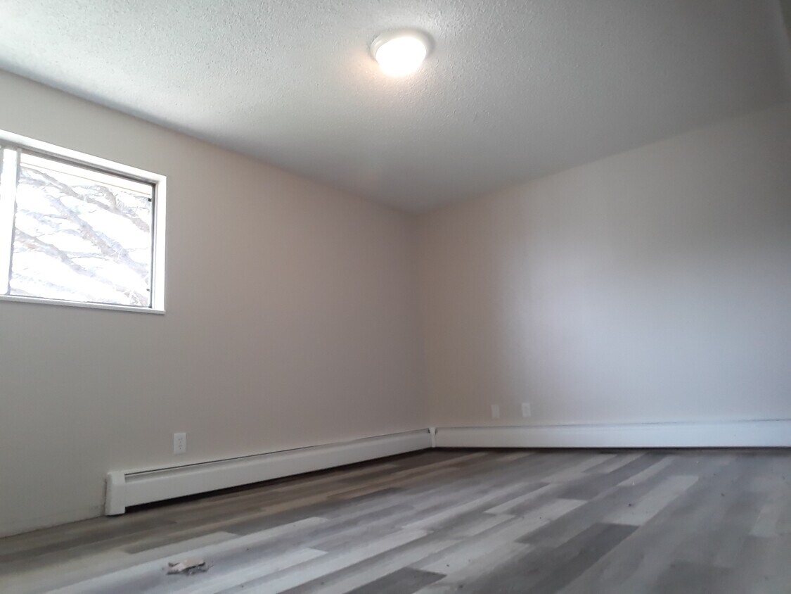 Building Photo - 4211 Forrest Hill Rd