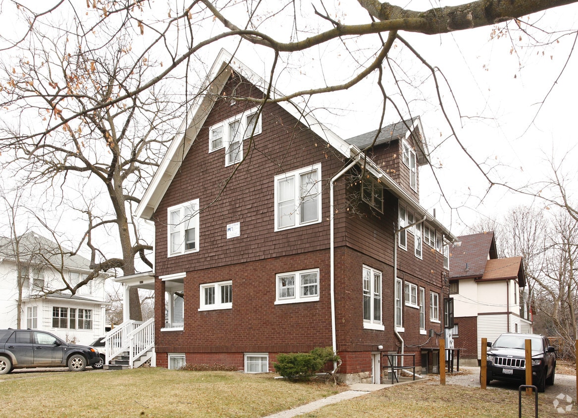 Building Photo - 1015 Church St