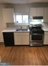 Cocina - 204 E Elm St