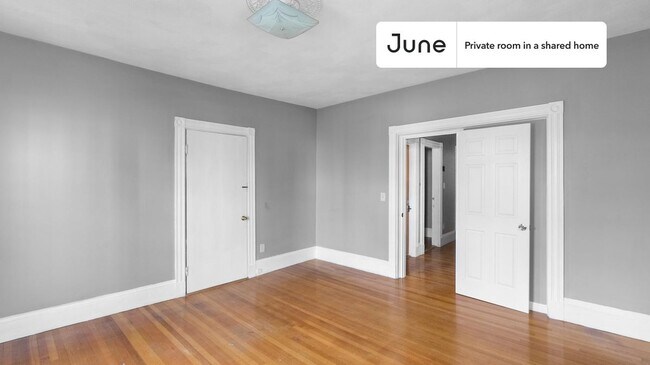 Foto del edificio - Room in Shared 5 bed/1 bath home