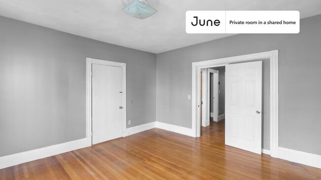 Building Photo - Room in Shared 5 bed/1 bath home