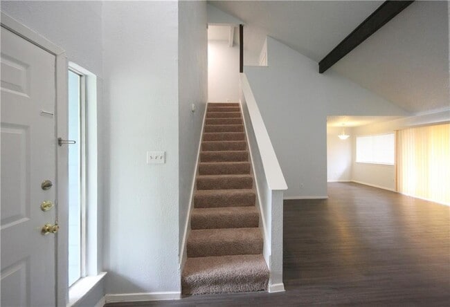 Building Photo - 7505 Lunar Dr