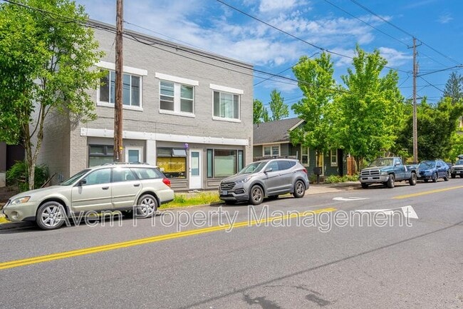 Building Photo - 5924 N Albina Ave