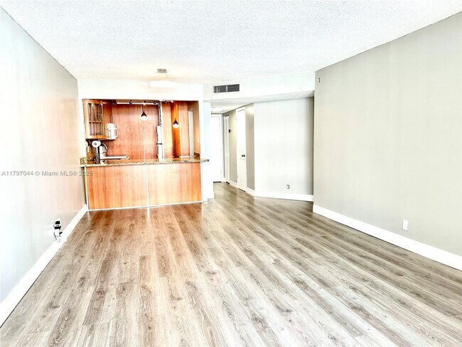 Building Photo - 1825 S Ocean Dr