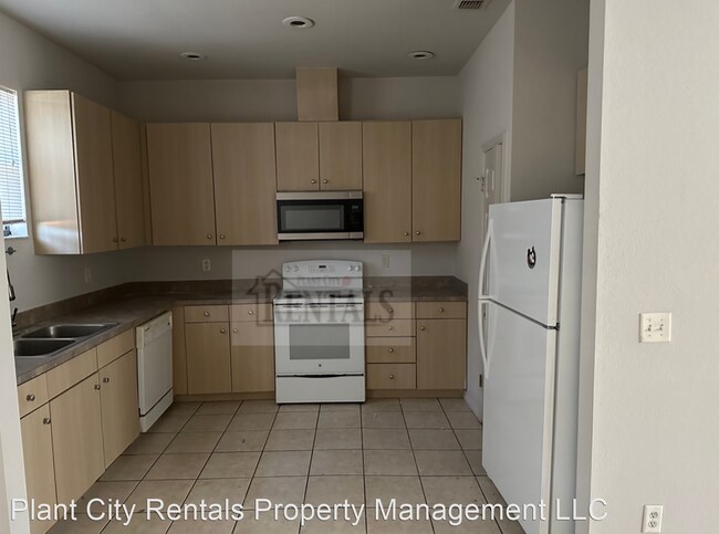Building Photo - 3 br, 2.5 bath House - 3619 W. Reynolds St...