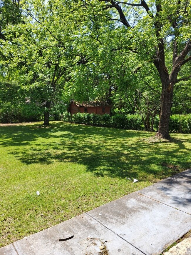 Building Photo - 3083 Winchester Rd