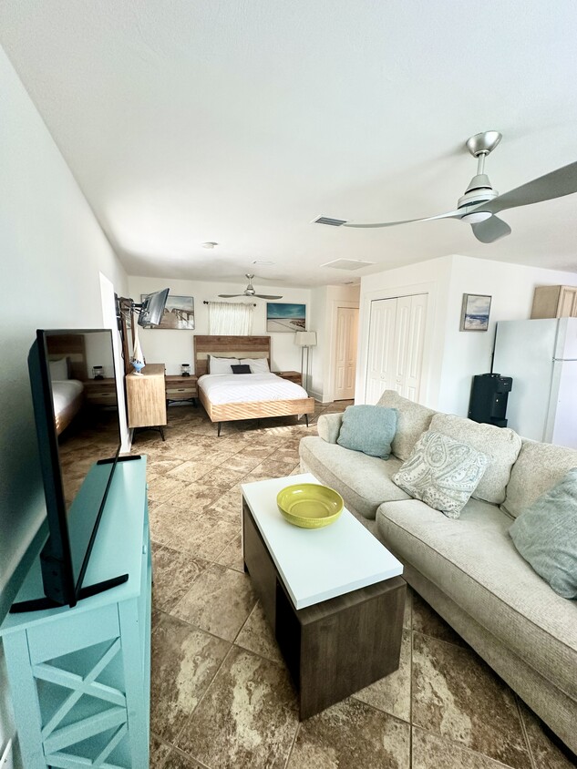 Foto principal - 822 Live Oak St