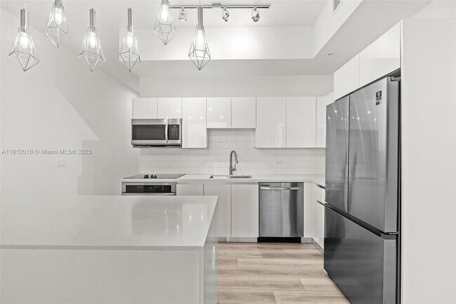 Foto del edificio - 101 Diplomat Pkwy